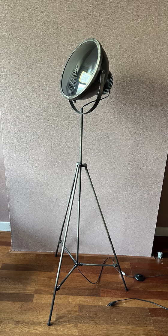 Image 1 of Industrielle Stativ-Stehleuchte (Zijlstra)