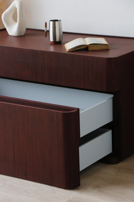 Image 1 of Vintage Italiaanse ladekast van wengéhout – ontwerp uit de jaren 70/80