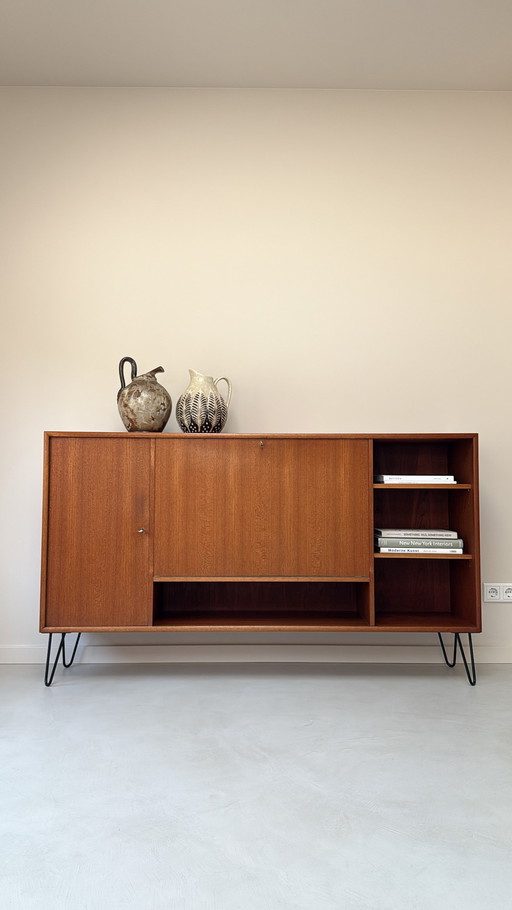 Vintage wooden dresser / cupboard