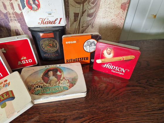 Image 1 of 8 vecchie scatole di sigari senza contenuto