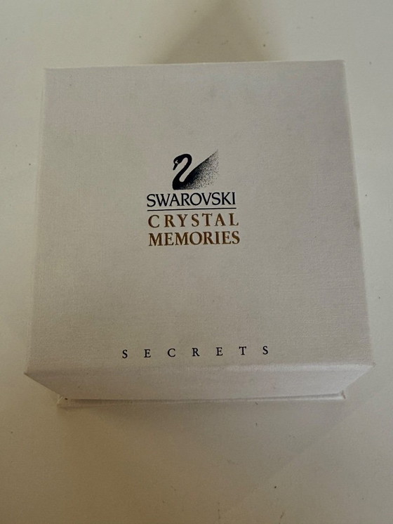 Image 1 of Beauty case in miniatura con ricordi di cristallo Swarovski