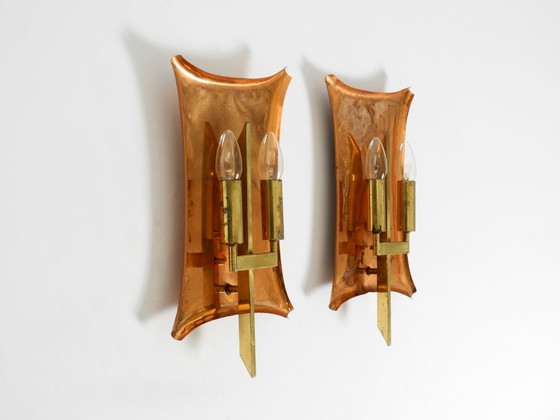 Image 1 of Appliques murales d'église uniques, grandes et lourdes, de style milieu du siècle, en cuivre et laiton