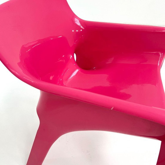 Image 1 of Butaca Gaudí rosa de Vico Magistretti para Artemide, 1984