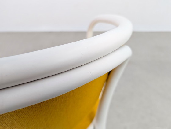 Image 1 of Set van 7 Thonet stoelen 210 P gebogen hout jaren 60 geel designklassieker