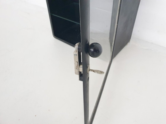 Image 1 of Armoire à pharmacie en métal noir, Pays-Bas, années 1940