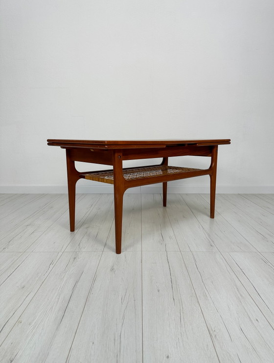 Image 1 of 1960s Vintage Danish Mid-Century Extendable Teak Coffee Table by Trioh Møbler