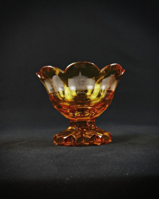 Image 1 of 19e eeuwse Boheemse kristallen schaal versierd met monumenten uit de Rijnland-Pfalz