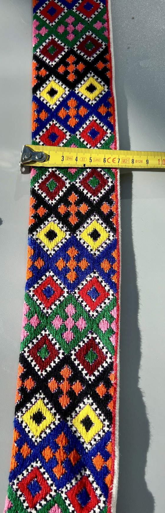 Image 1 of Twee Hongaarse randen met kleurrijk handborduurwerk met een folkloristisch patroon