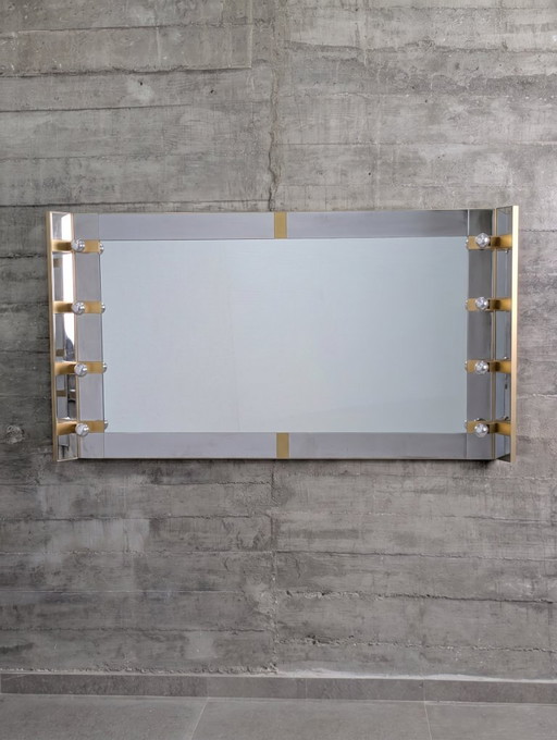 Gaetano Sciolari Mid-Century Modern Beleuchteter Schmink-Wandspiegel aus Chrom und Messing, Italien, 1970er Jahre