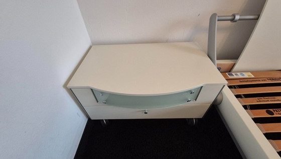 Image 1 of Hülsta Fancy "Skid Bed" Hout Wit met 2 Nachtkastjes