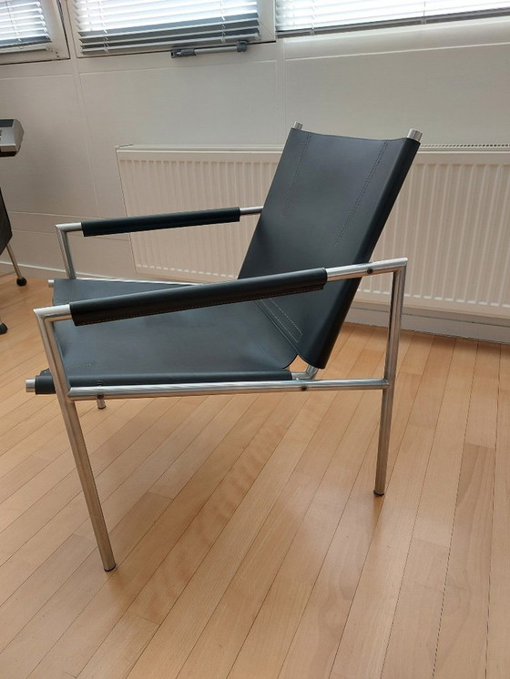 Image 1 of Martin Visser fauteuil Spectrum SZ 02, zwart tuigleer met verchroomd frame