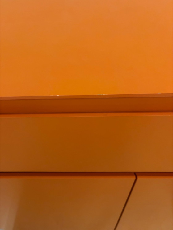 Image 1 of Orangefarbener Glasschrank / Büroschrank - Trendhopper