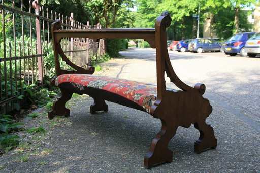 Banc d'église antique de 1800 avec gobelin médiéval brodé à la main