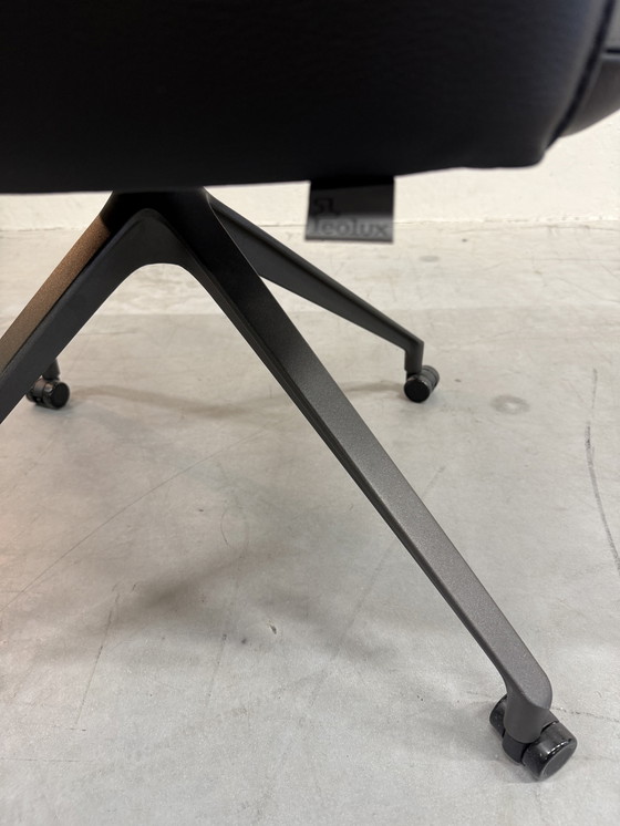 Image 1 of Leolux Mara Twist dining chair black leather