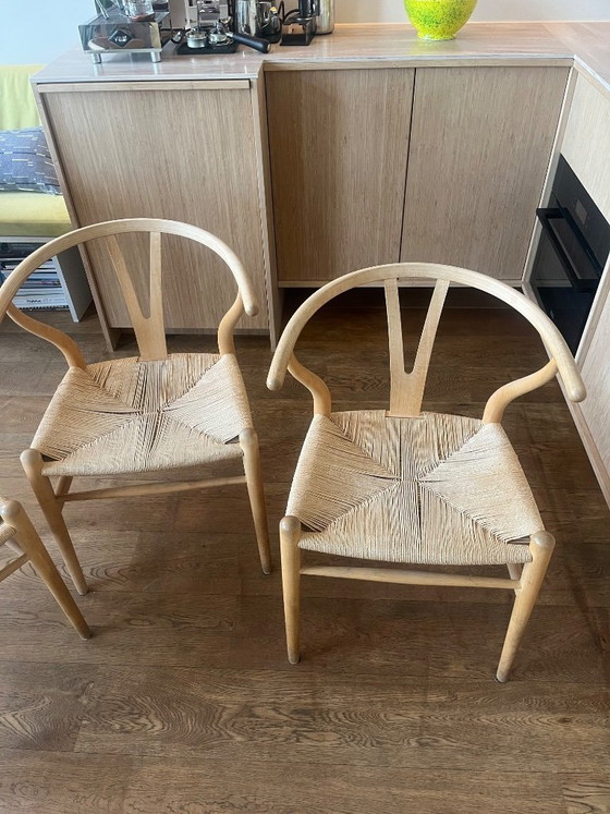 Image 1 of 4 x Carl Hansen & Son CH24 Wishbone stoel Classic Natural gezeept beuken