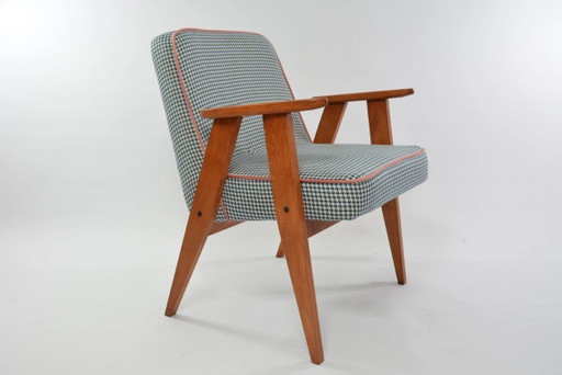 366 Blauwe fauteuil met pied-de-poulepatroon
