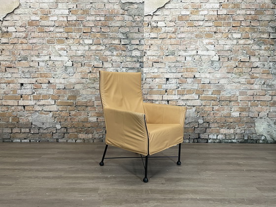 Image 1 of Montis Charly conoció a Hocker