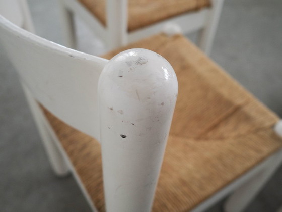 Image 1 of Conjunto de cuatro sillas de madera de haya, diseño italiano, década de 1980, fabricadas en Italia.