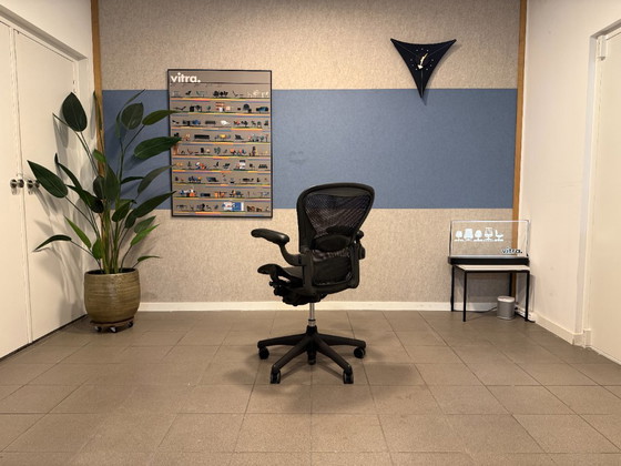 Herman Miller | Aeron | Graphite | Office chair | 1 piece – Metal, Plastic (photo 4 of 12)