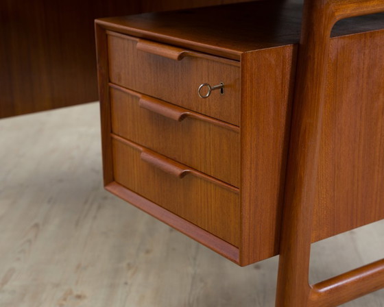 Image 1 of Deens teakhouten bureau van Omann Jr., model 75