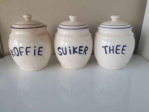 3 spice jars year 60