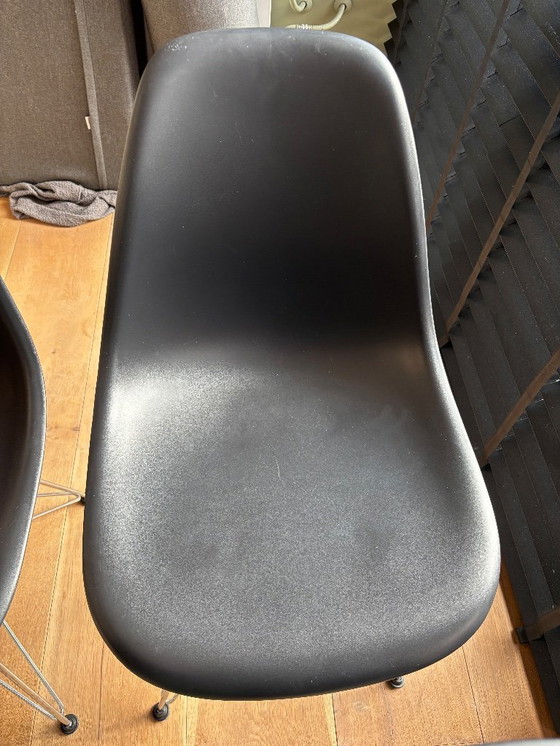 Image 1 of 4 sedie Vitra Eames DSX nere