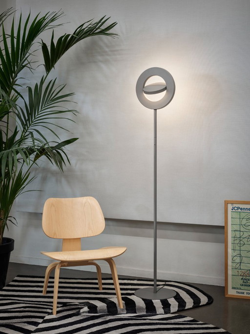 JAPTH Signum floor lamp with swivel spotlight in black