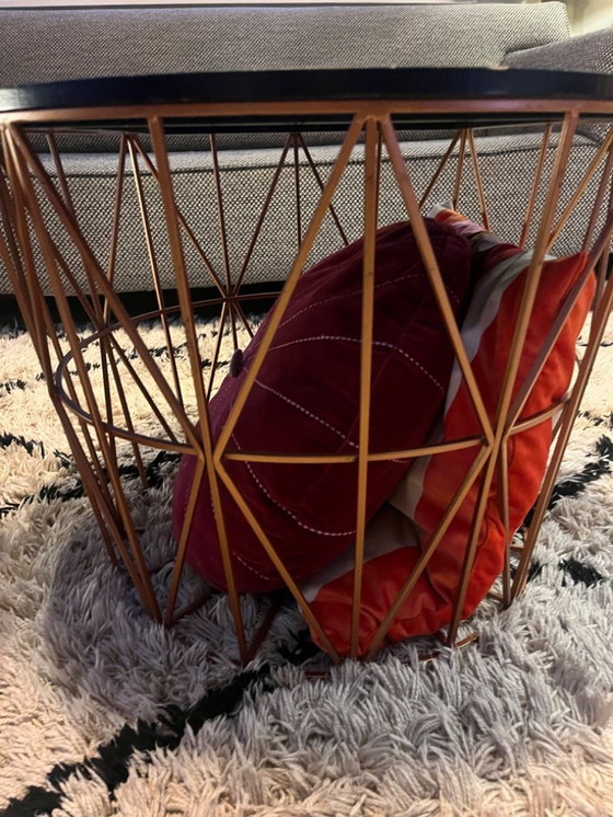 Image 1 of Set van 3 moderne bijzettafels met draadmand - koper met zwart