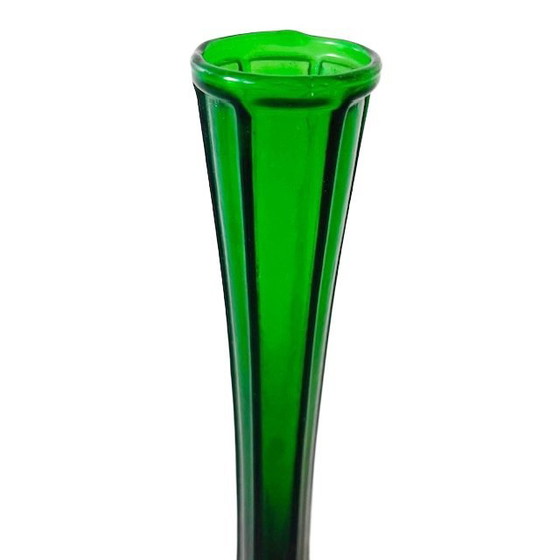 Image 1 of Vase à bourgeons vintage en verre vert, années 1930