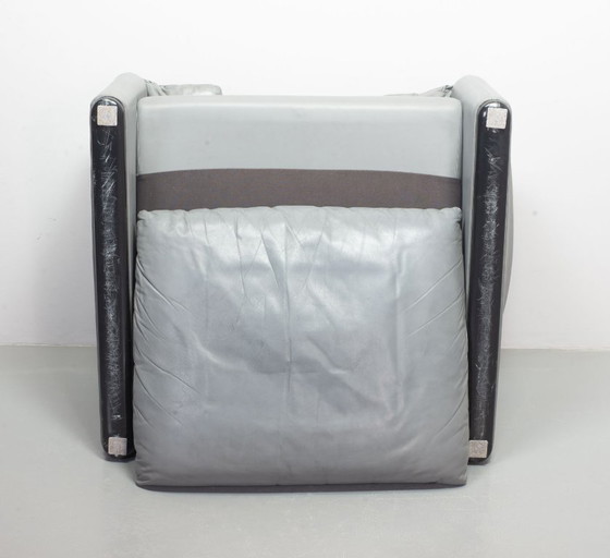 Image 1 of Set of 2 Mid-Century Italian Design Cassina Lounge Chair ‘Maralunga’ by Vico Magistretti in Dolphin Grey Leather. Italy, 1970s.