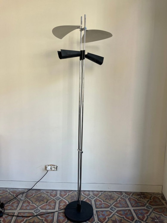 Enterprise Floor Lamp – Garcia Garay, 1980 – Floor lights, Aluminium, Chrome (photo 2 of 10)