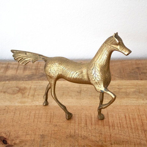 Statuetta vintage di cavallo in ottone incisa a mano: stile metà secolo