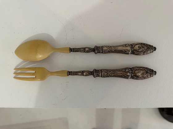 Image 1 of Antiek slaservies - Zilver en gebeeldhouwd natuurlijk hoorn Schitterend duo van opscheplepel en vork, bestaande uit manch
