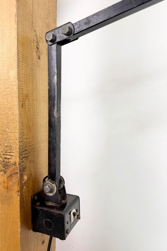 Image 1 of Industriële, zwarte, verstelbare wandlamp van Memlite, jaren 60.