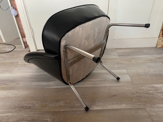 Image 1 of Sedia a secchiello vintage anni '60 in similpelle nera