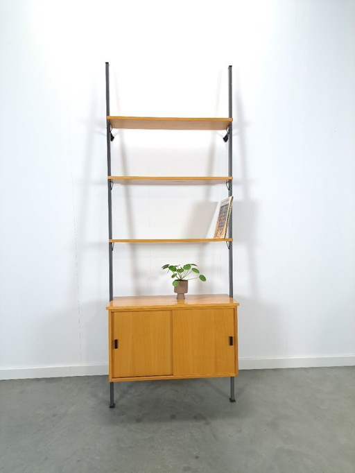 Sistema de pared modular LP de Olof Pira, Suecia