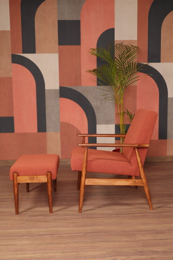 Image 1 of Lounge Chair and footrest Vintage Terracota Boucle,  Mid Century Design, 1960