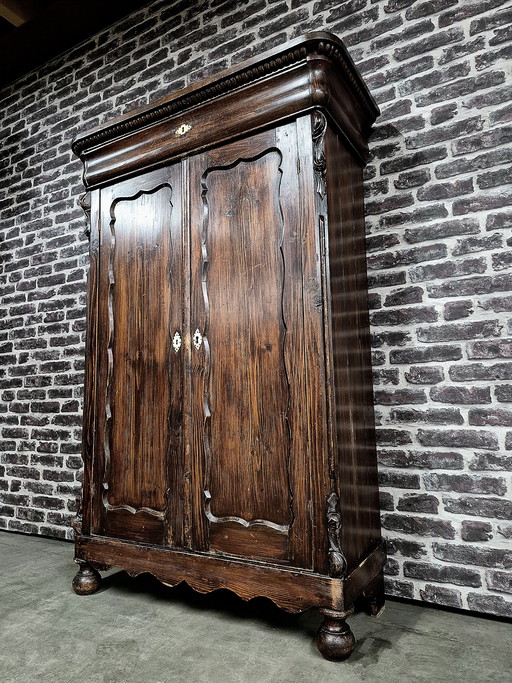 Armoire de bonne ancienne / Armoire à linge / Armoire / Commode