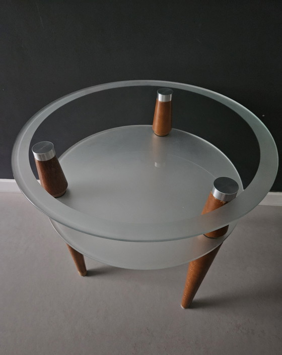 Image 1 of Table d'appoint trépied en verre style futuriste années 1970