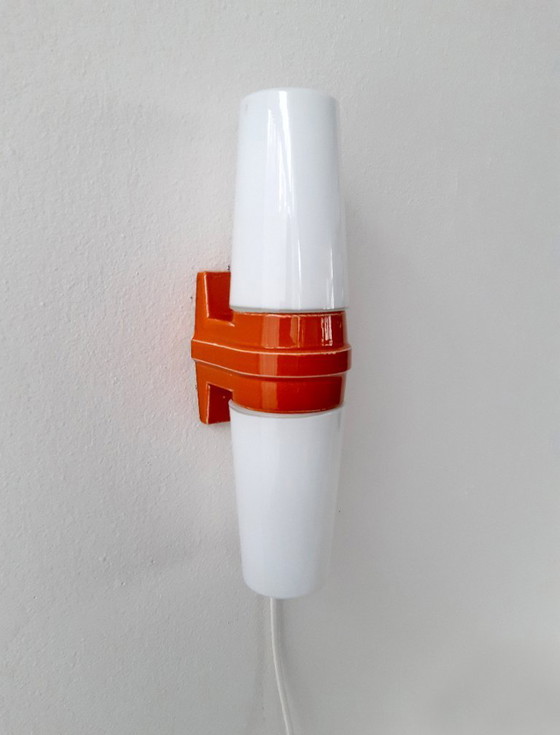 Image 1 of Porseleinen vintage wandlamp van Ifö Electric met 2 lichtpunten, oranje jaren 60 lamp ontworpen door Sigvard Bernadotte