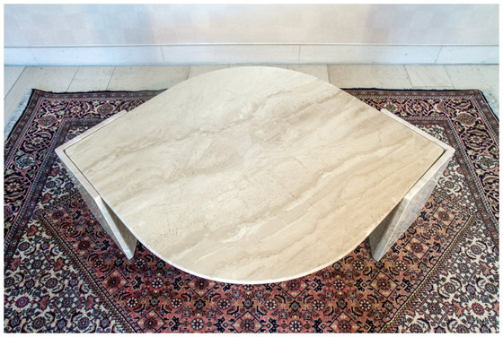 Image 1 of Table basse Roche Bobois forme œil en travertin 1970/80