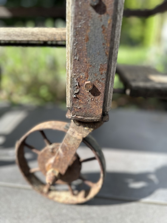 Image 1 of Carrello da giardino rustico antico – Carrello di servizio in legno e ferro battuto con ruote a voluta (circa 1920-40)