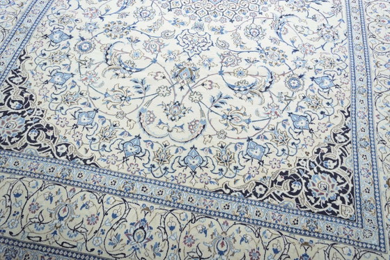 Image 1 of Tappeto orientale Nain 9La annodato a mano con contenuto di seta - 357 x 247 cm