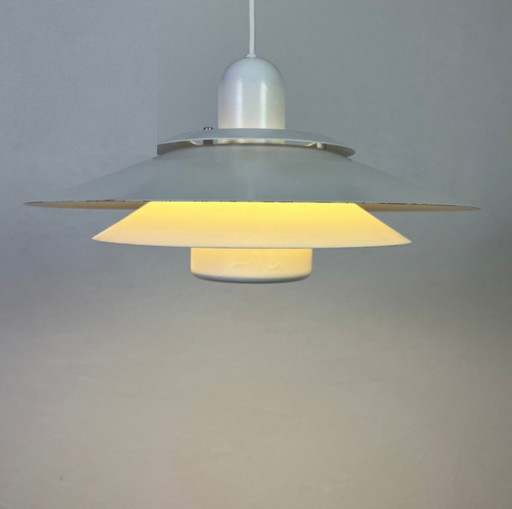 Lampe à écailles danoise vintage: Dans le style de Louis Poulsen