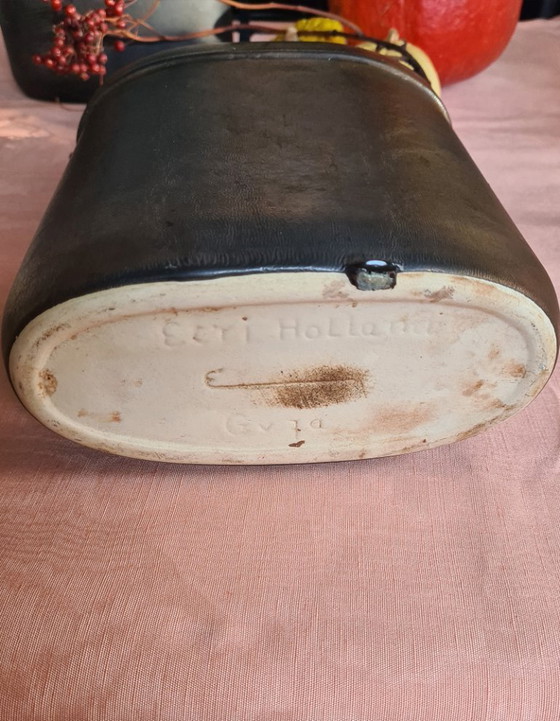 Image 1 of Ecri Living- Masters of Clay – vaso fatto a mano n. 02- ovale.