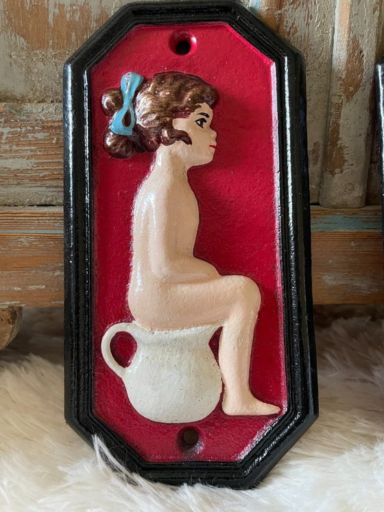 Image 1 of Cartelli per servizi igienici in ghisa rossa vintage per ragazzo e ragazza