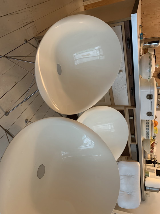 Image 1 of 4 sedie a secchiello bianche Philippe Starck Kartell EROS, base Eiffel