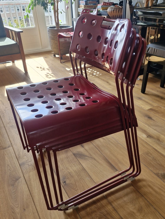 [Volledig rood] Vintage Bieffeplast Omkstak stoelen van Rodney Kinsman - Set van 4 – Eetkamerstoelen, Metal (photo 3 of 5)