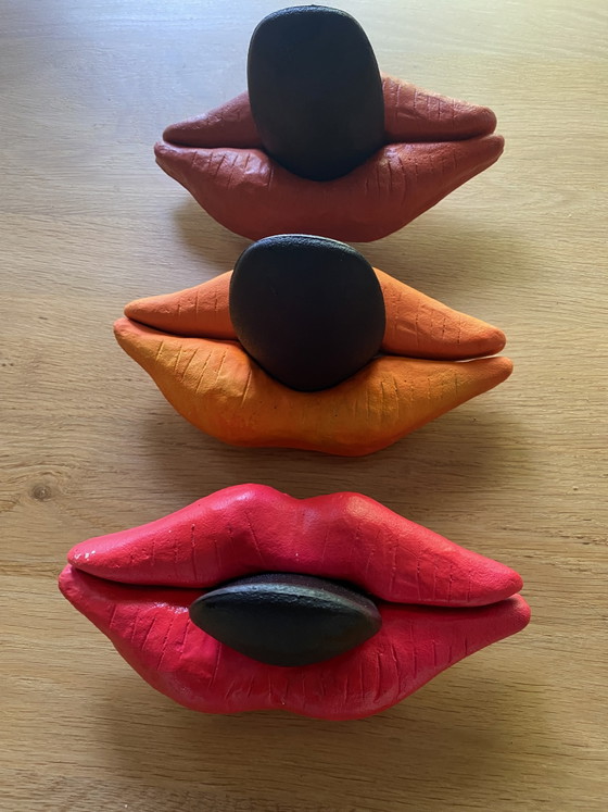 Image 1 of Perchero con diseño de labios raros de Zerodesigno