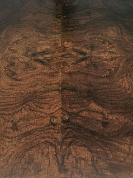 Image 1 of Couchtisch im Art-déco-Stil von Waring & Gillow, 1930er Jahre, Nussbaum, Tischplatte aus Wurzelnussholz.